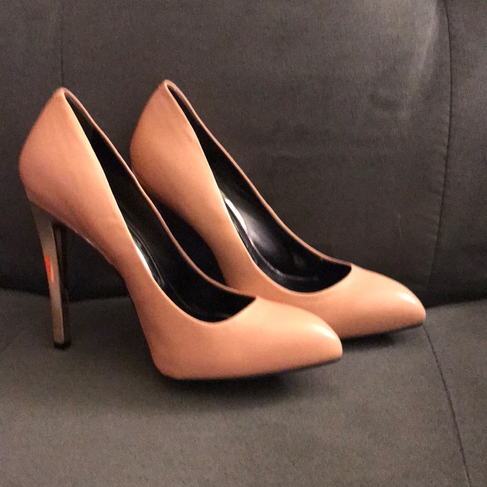 Boutique9 shoes never worn