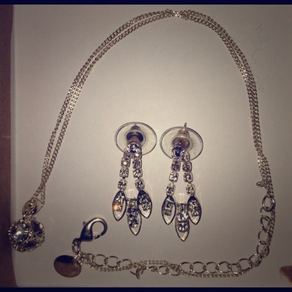 Sparkle Necklace and Earring Set - Picture 1 of 3