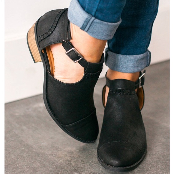 Shoes - Buckle Side Cut Out Ankle Bootie