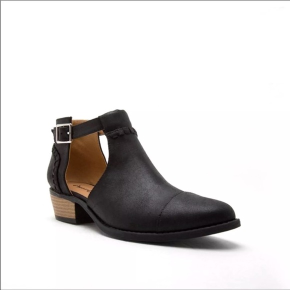 Buckle Side Cut Out Ankle Bootie - Picture 4 of 5