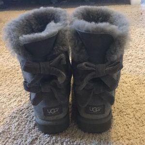 UGG GRAY BAILEY BOW Corduroy