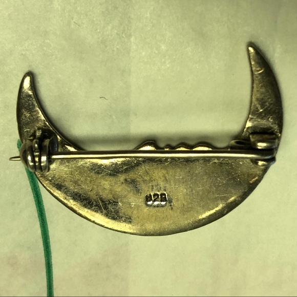 💥💥 SOLD💥💥 Sterling Marcasite Crescent Brooch - Picture 2 of 3