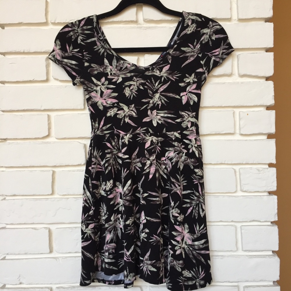 One Clothing Dress