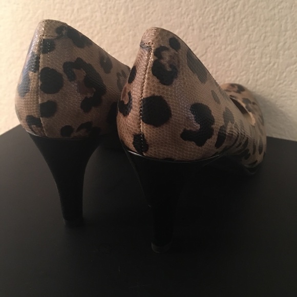 Naturalizer Leopard Heel. Brand New. - Picture 2 of 4