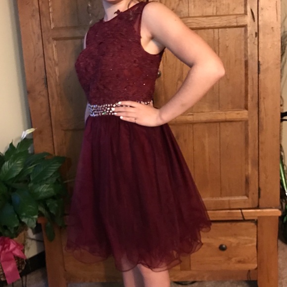 Women’s formal dress - Picture 1 of 2