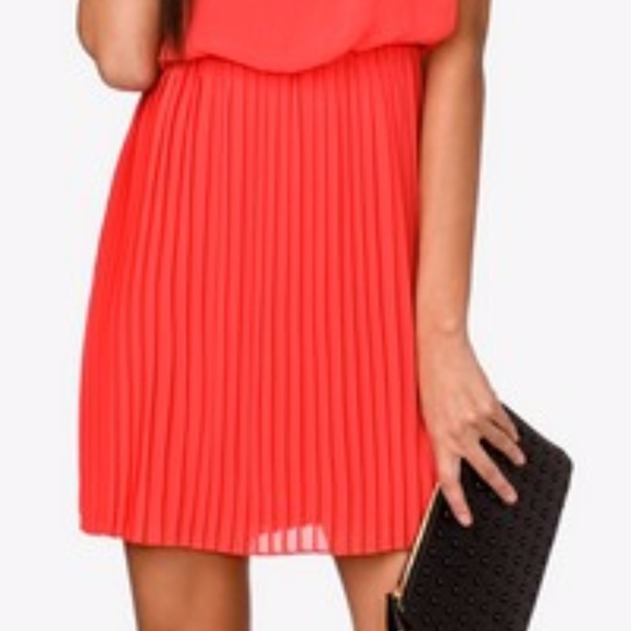 Coral Pleated Blouson Dress - Picture 6 of 8