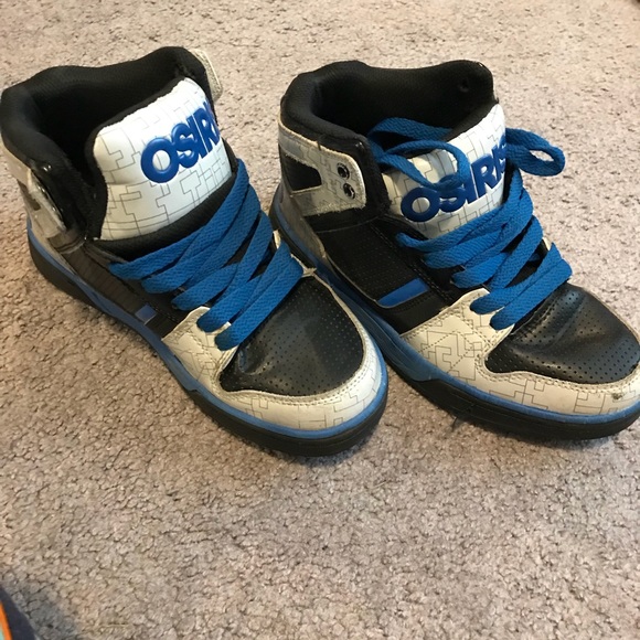 Shoes - Picture 1 of 2