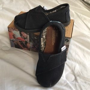Toms ***tiny TOMs*** black***