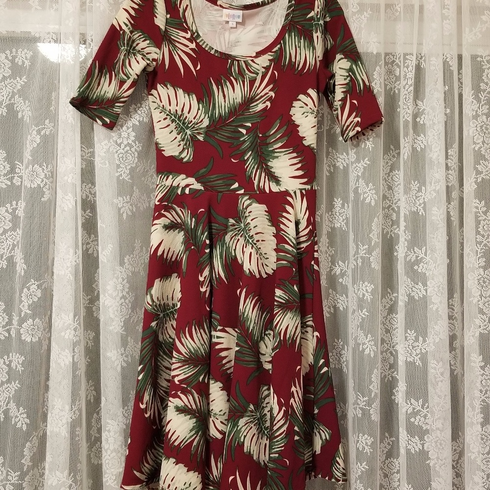 Lularoe Hawaiian Palm Leaf Nicole S