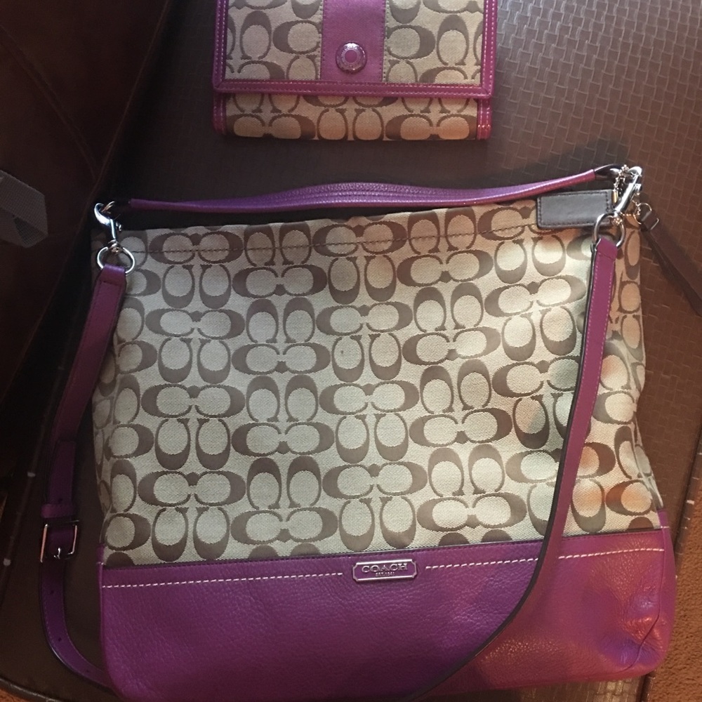 Coach city tote hobo bag in purple with wallet
