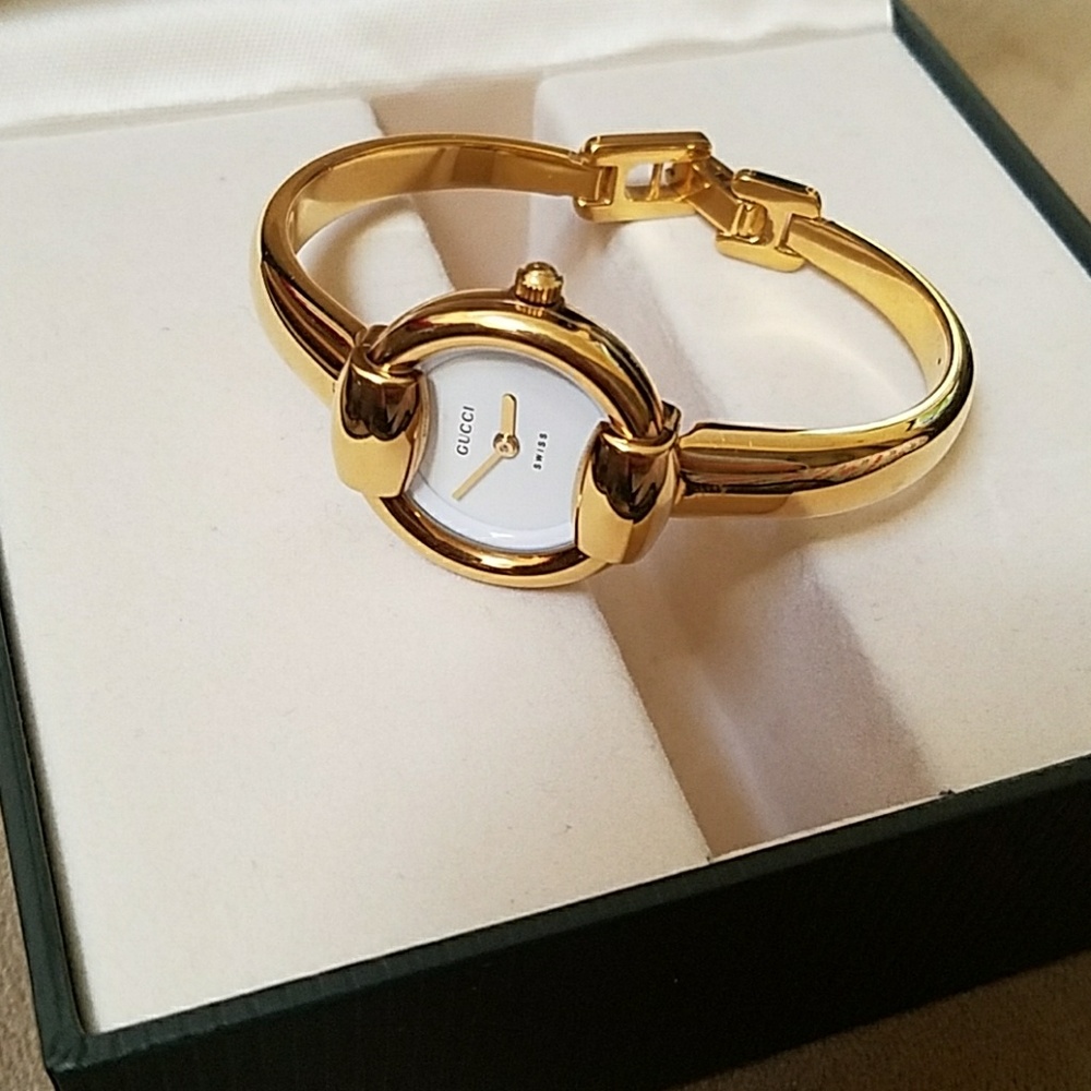 Gucci bracelet watch