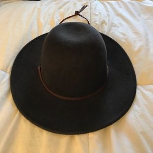 Brixton teller hat
