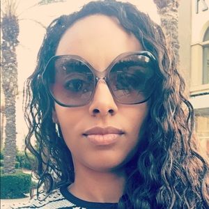 Meet your Posher, Latasha