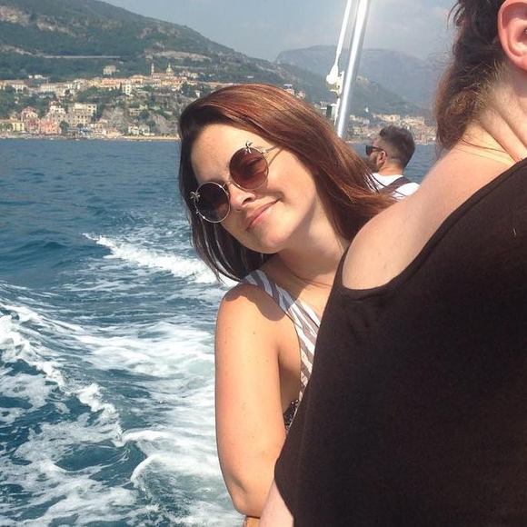 Meet your Posher, Julie - Picture 2 of 3