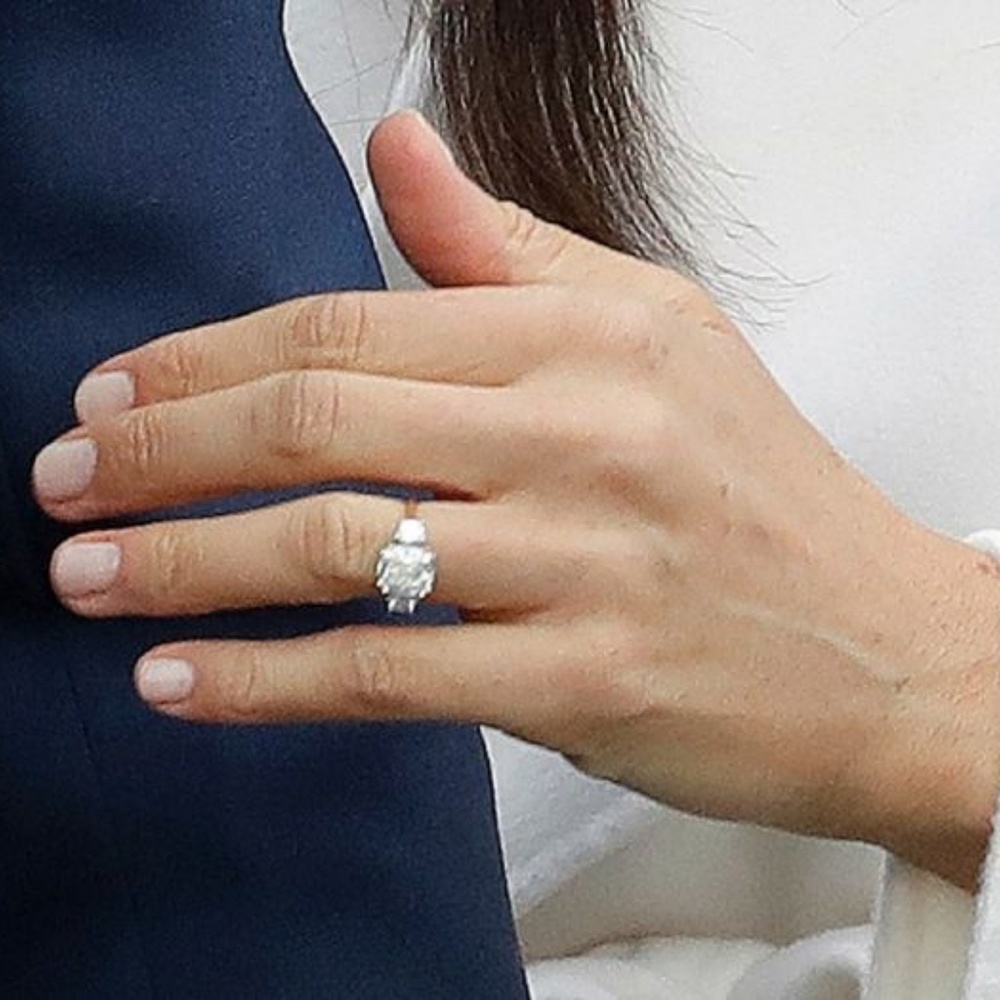 NWT MEGHAN MARKLE Three Stone Tiny Engagement Ring