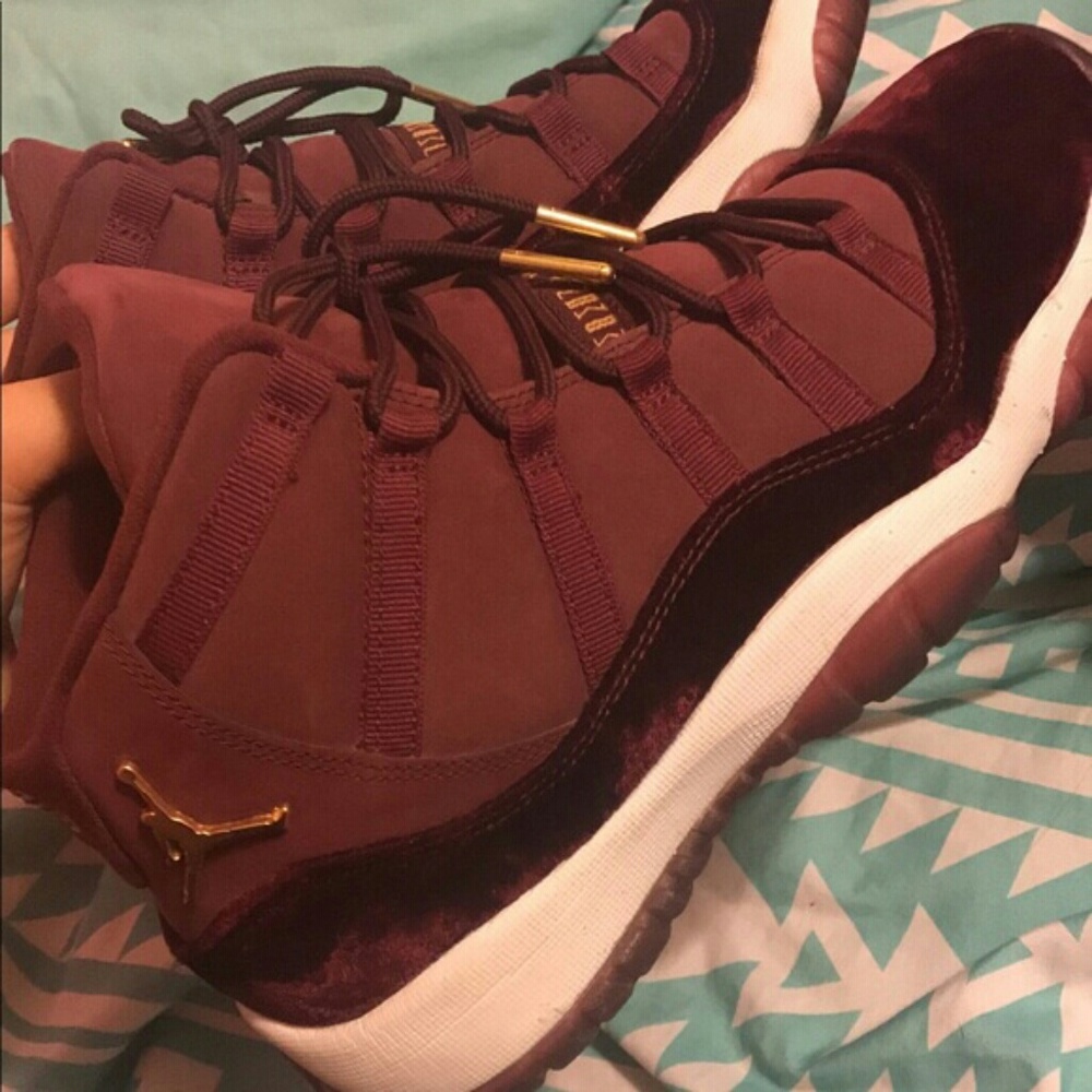 Jordan 11 Maroon Velvet