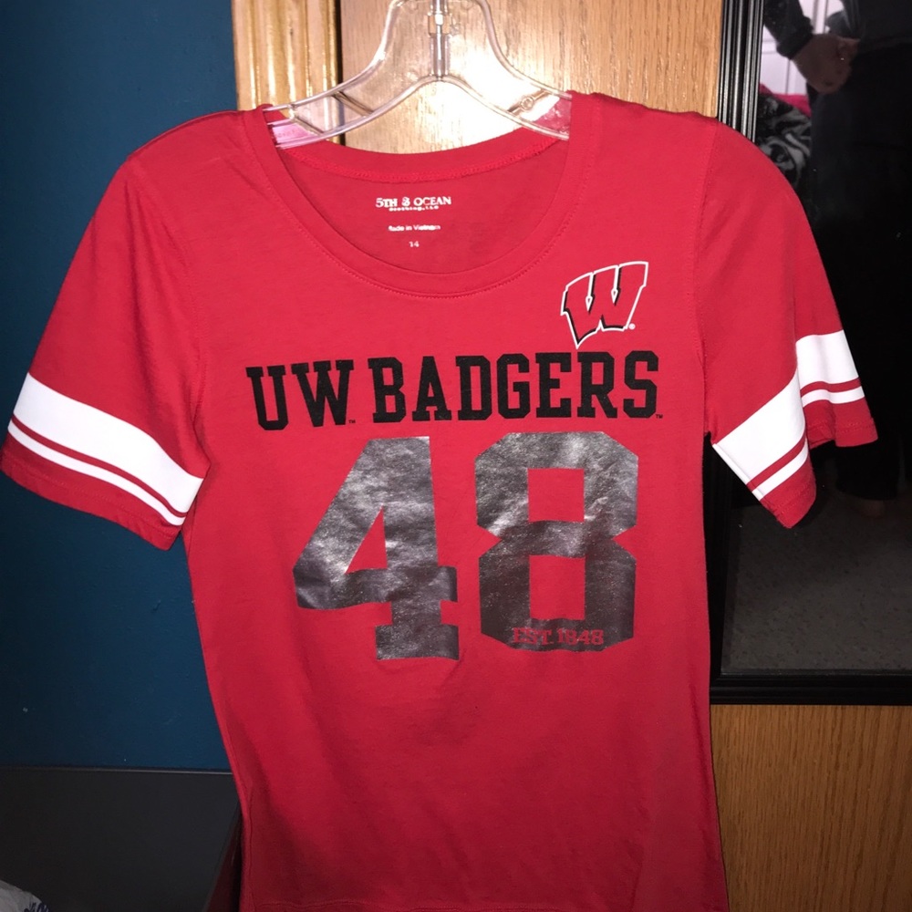 UW Badgers short sleeve shirt