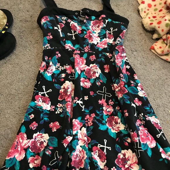 Dress - Picture 1 of 2
