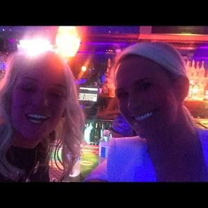 Meet your Posher, Elizabeth