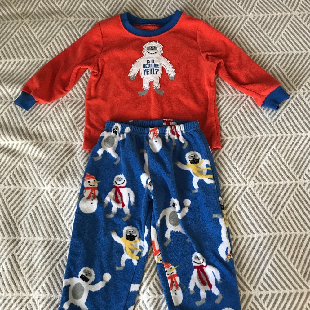 Carter’s Pajama set