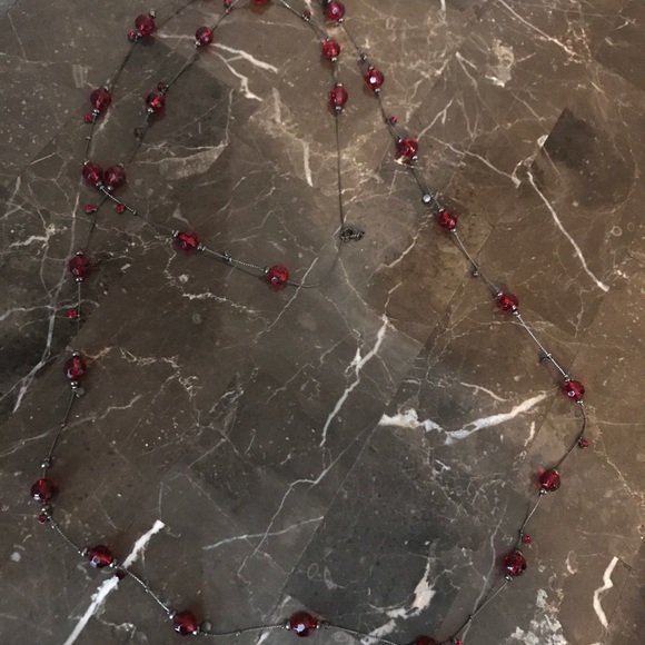 Beautiful necklace - Picture 2 of 3