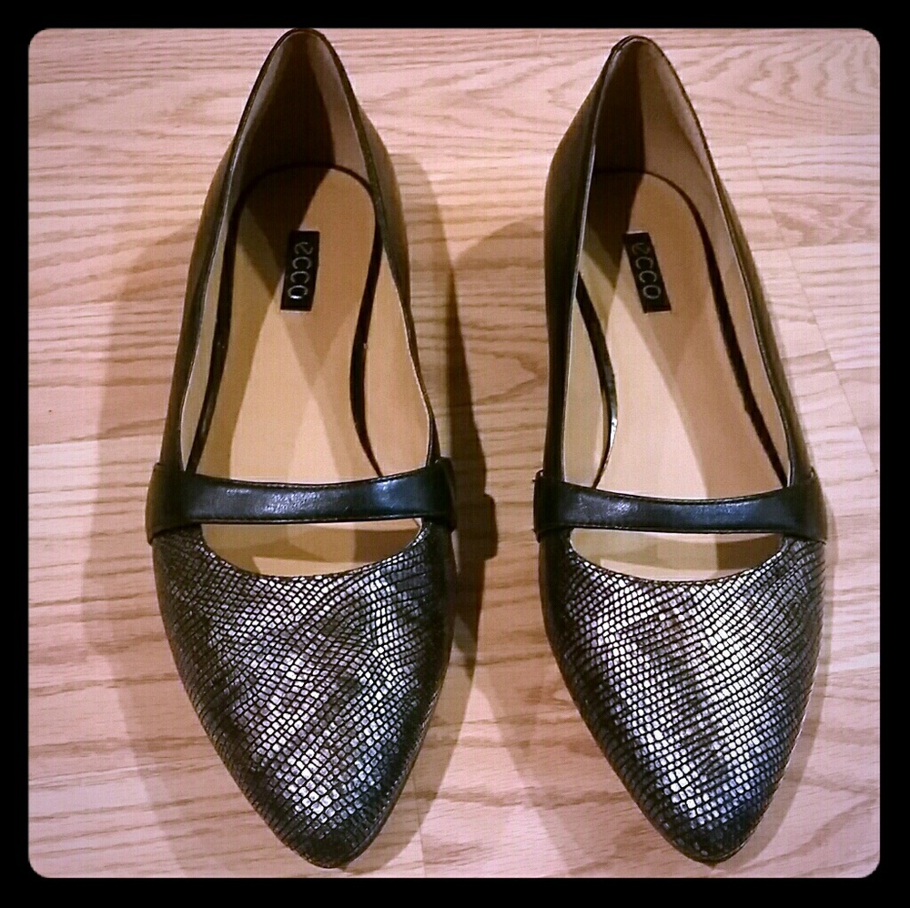 Ecco Shoes- Akita flats