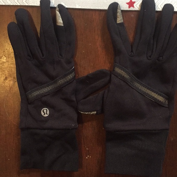 lululemon athletica Accessories - Lululemon running gloves