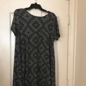 Medium Black and white LuLaRoe Carly