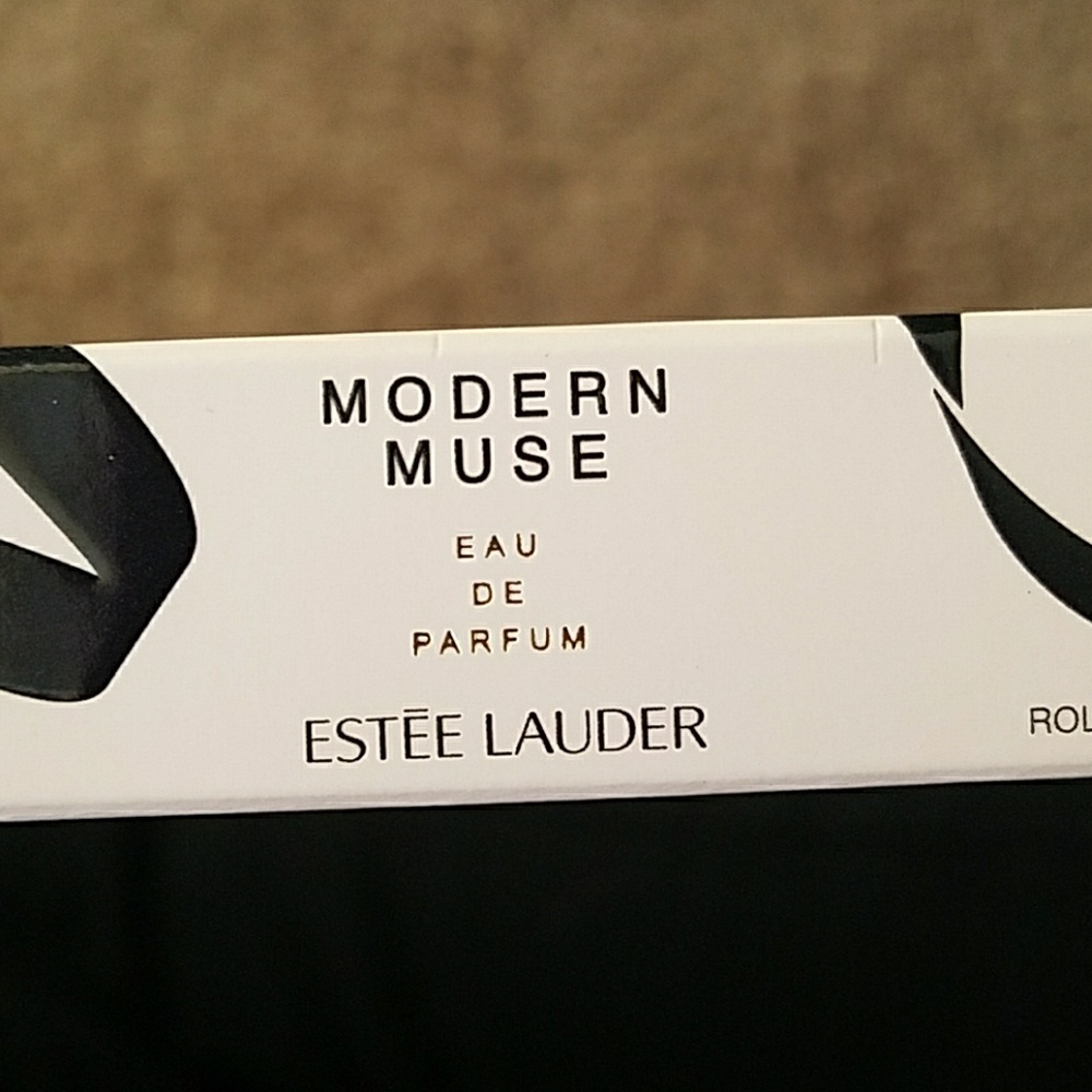 Estee Lauder Modern Muse Perfume Rollerball