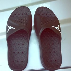 Jordan Slip Ins black