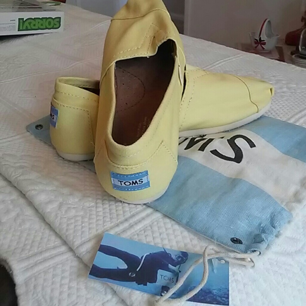 TOMS Shoes
