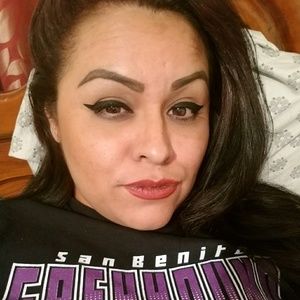 Meet your Posher, Connie