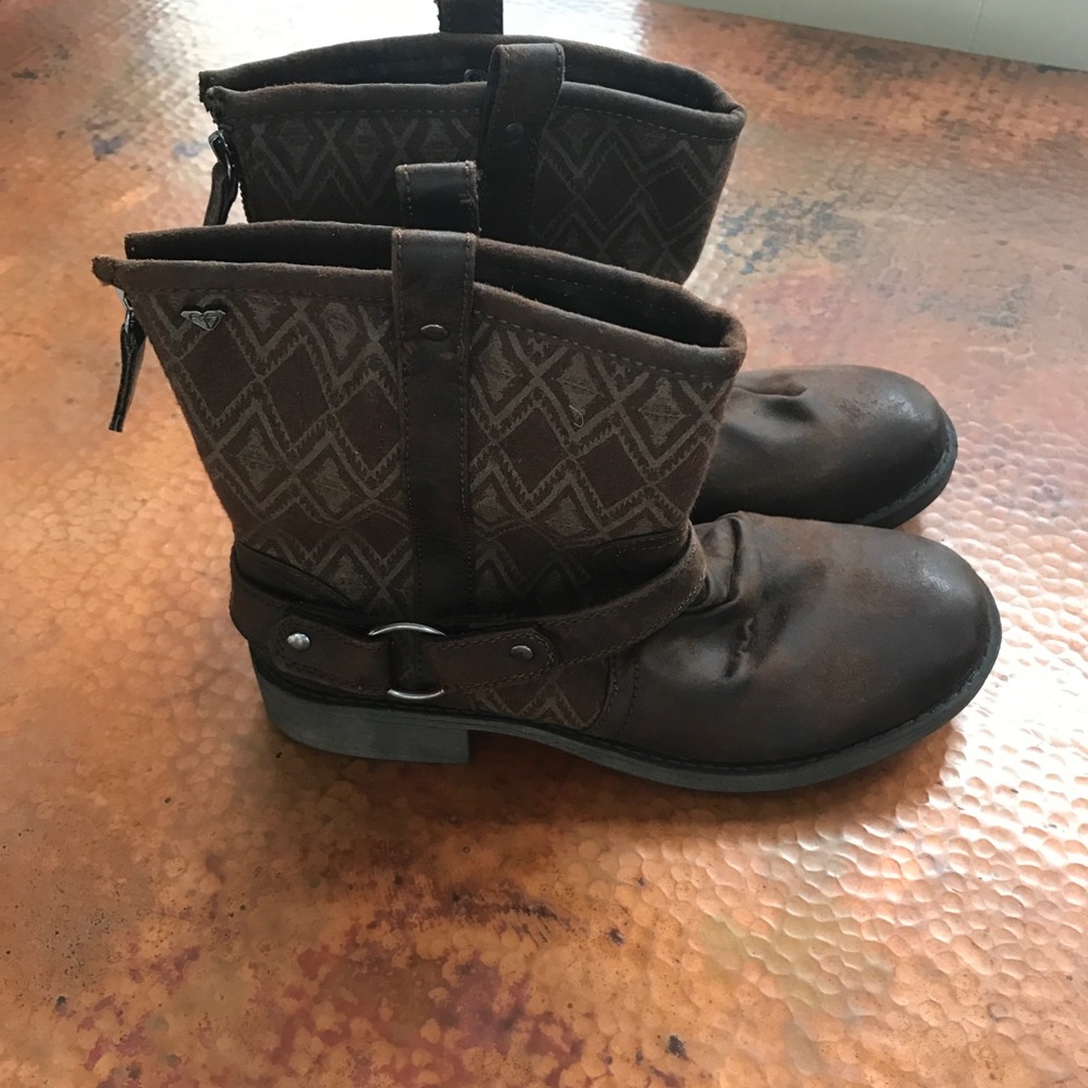 Roxy boots. Size 10 never worn.