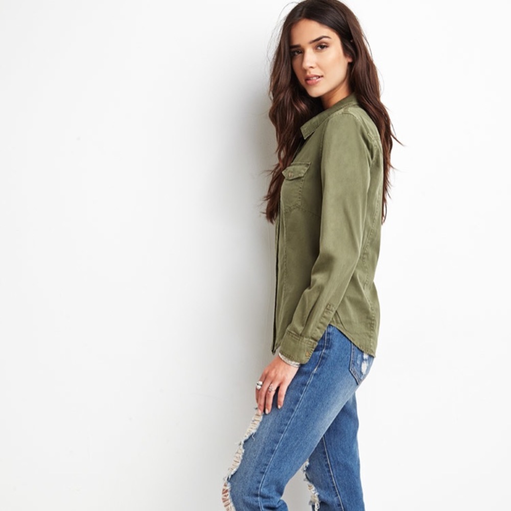 NWOT- Guess Utility Shirt