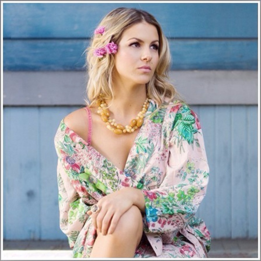 Plum Pretty Sugar Knee Length Kimono Robe