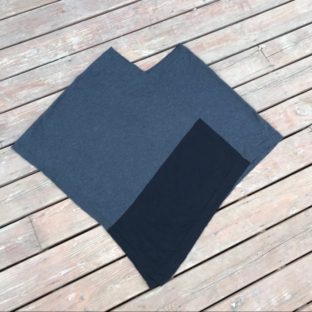 MODA/Victoria’s Secret Cape.