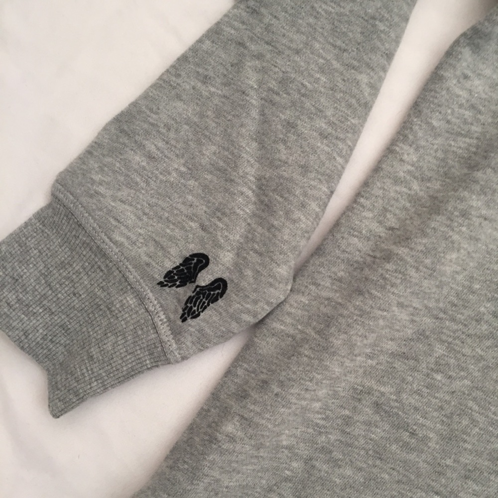 Victoria’s Secret fashion show London sweatshirt - Picture 3 of 6