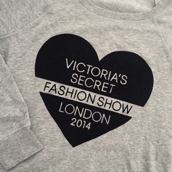 Victoria’s Secret fashion show London sweatshirt - Picture 2 of 6