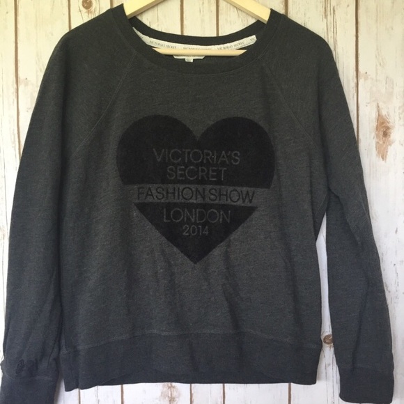 Victoria’s Secret fashion show London sweatshirt - Picture 5 of 6