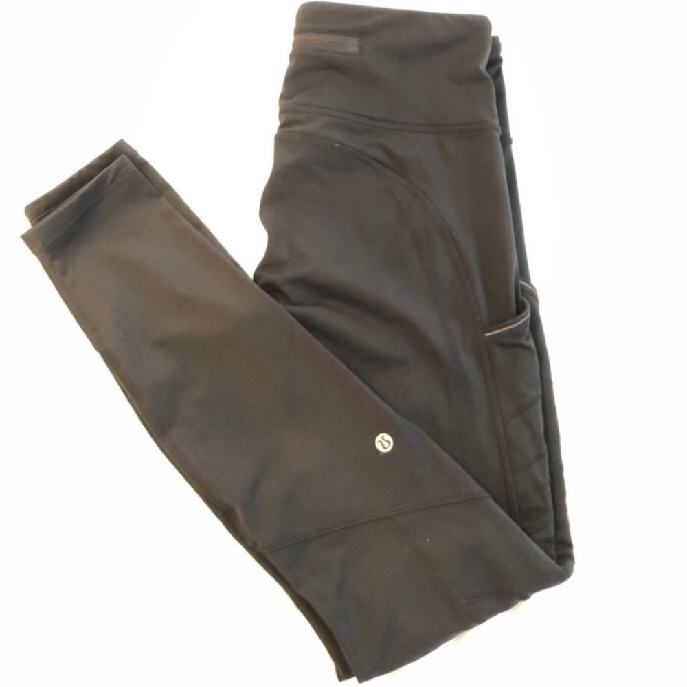 LULULEMON  super comfy fresh track tight leggings.
