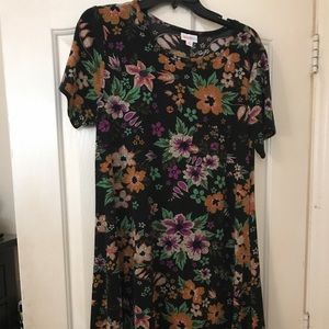 Medium LuLaRoe floral Carly