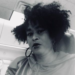 Meet your Posher, Kena