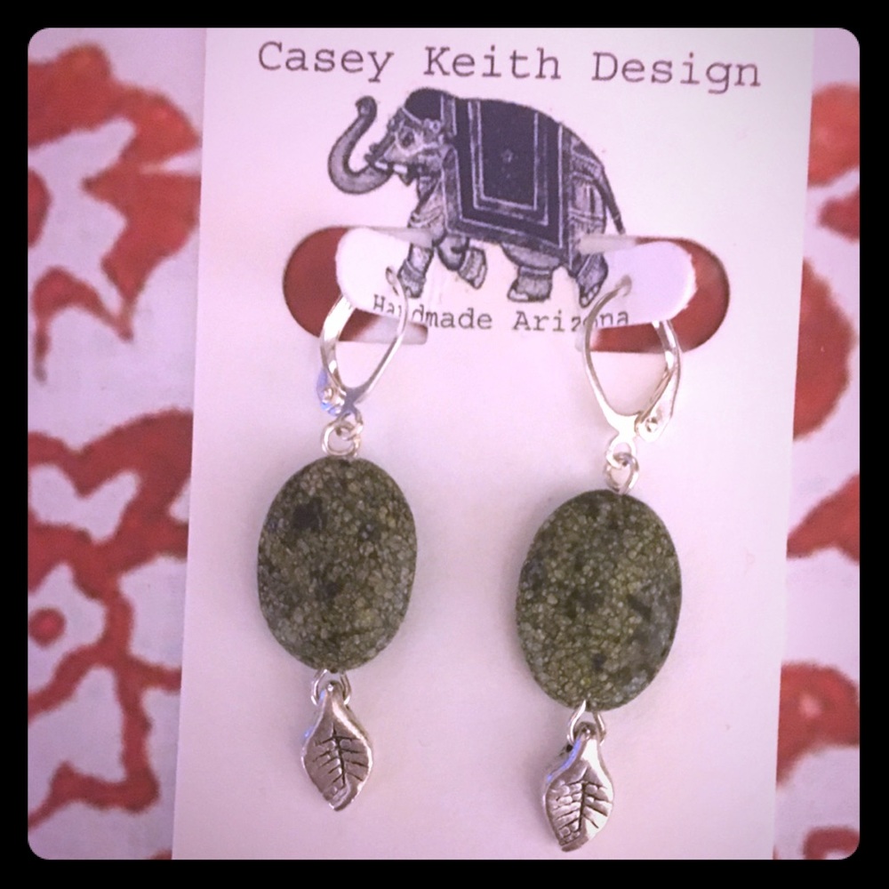 Serpentine Leaf Earring