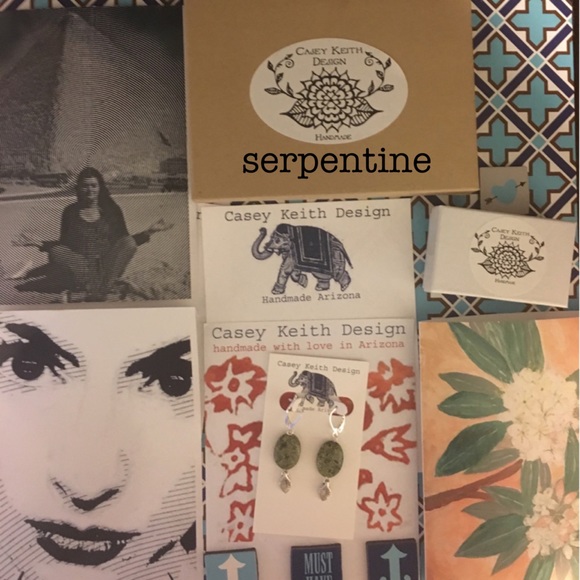 Serpentine Leaf Earring - Picture 2 of 5