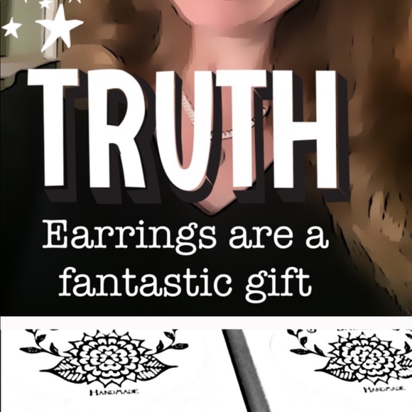 Serpentine Leaf Earring - Picture 4 of 5