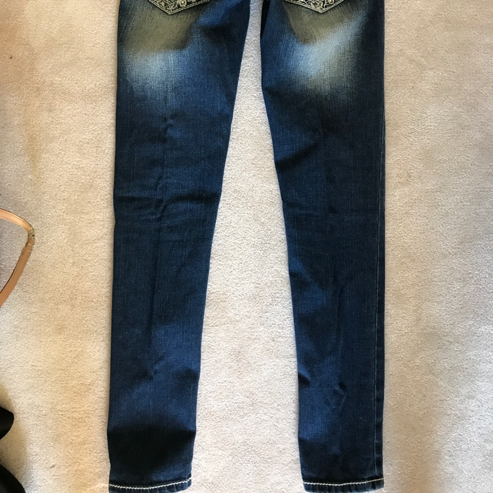 Various Name Brand Jeans from Buckle - Picture 3 of 8