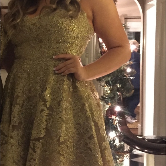 SHERRI HILL GOLD DRESS - Picture 2 of 3
