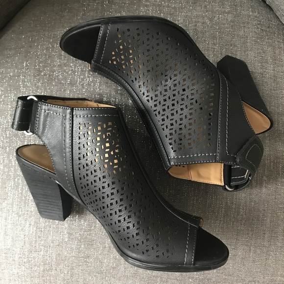 Naturalizer Shoes - 🎆PRICE DROP!🎆Naturalizer open toe heel w/ strap