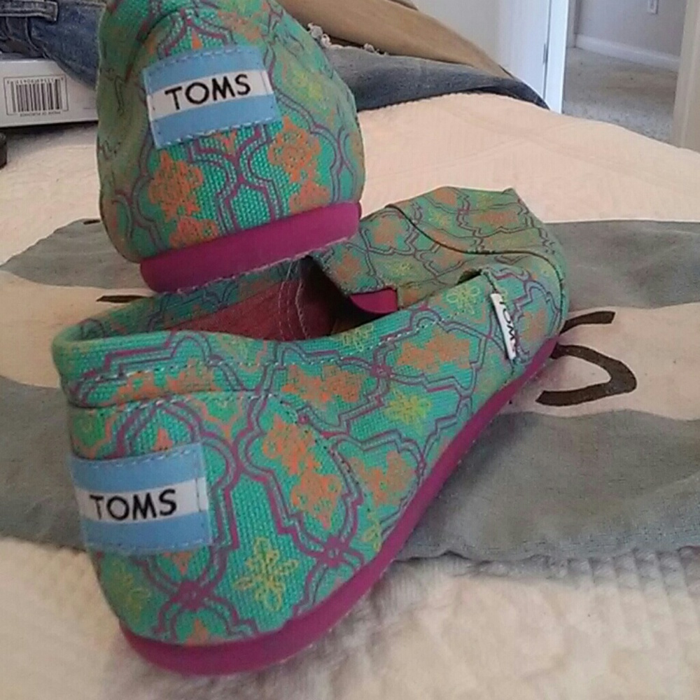 TOMS Shoes