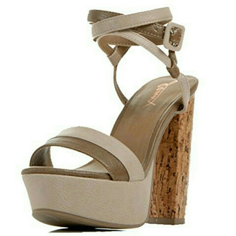 💢SOLD💢    JUST REDUSED!!WOMEN HIGH HEEL NUDE PLATFORM WEDGES